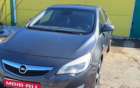 Opel Astra J, 2011 год, 670 000 рублей, 3 фотография