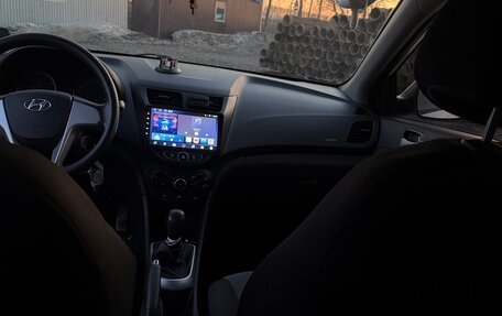 Hyundai Solaris II рестайлинг, 2013 год, 850 000 рублей, 7 фотография