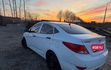 Hyundai Solaris II рестайлинг, 2013 год, 850 000 рублей, 5 фотография