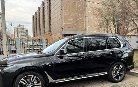 BMW X7, 2022 год, 15 000 000 рублей, 2 фотография
