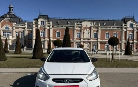 Hyundai Solaris II рестайлинг, 2014 год, 699 999 рублей, 3 фотография