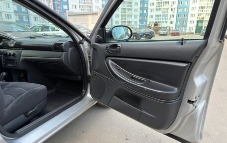 Dodge Stratus II, 2004 год, 295 000 рублей, 27 фотография