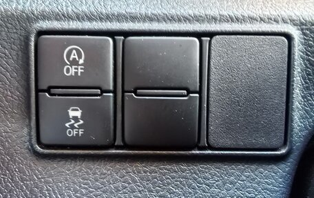 Toyota Sienta II, 2019 год, 1 750 000 рублей, 10 фотография