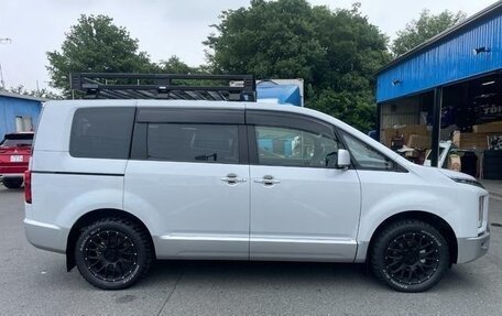 Mitsubishi Delica D:5 I, 2023 год, 2 820 000 рублей, 4 фотография