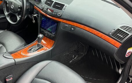 Mercedes-Benz E-Класс, 2007 год, 910 000 рублей, 10 фотография