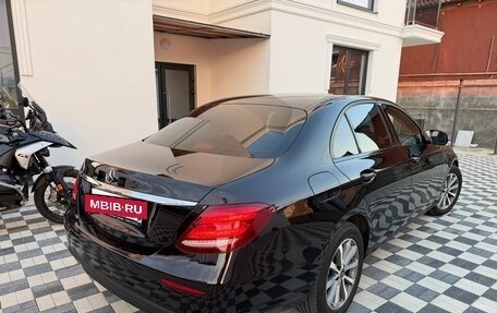 Mercedes-Benz E-Класс, 2020 год, 2 750 000 рублей, 10 фотография