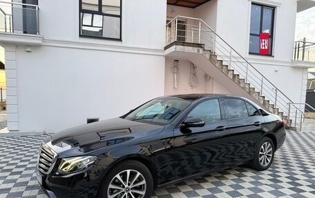 Mercedes-Benz E-Класс, 2020 год, 2 750 000 рублей, 7 фотография