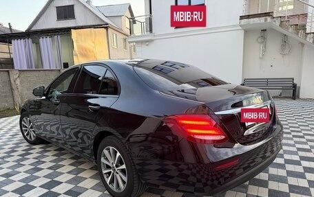 Mercedes-Benz E-Класс, 2020 год, 2 750 000 рублей, 2 фотография