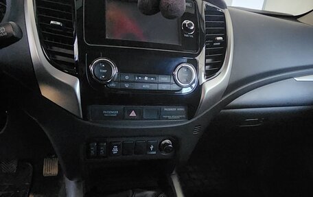 Mitsubishi Pajero Sport II рестайлинг, 2016 год, 3 000 000 рублей, 10 фотография