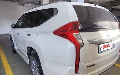 Mitsubishi Pajero Sport II рестайлинг, 2016 год, 3 000 000 рублей, 3 фотография