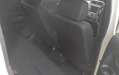 Toyota bB II рестайлинг, 2006 год, 850 000 рублей, 4 фотография