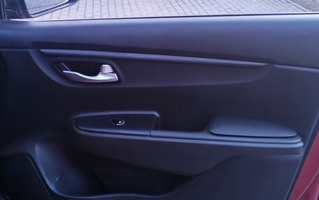 KIA Rio IV, 2021 год, 1 590 000 рублей, 10 фотография