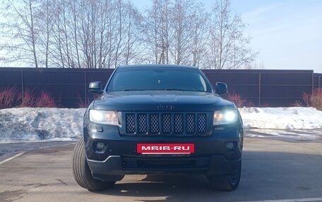 Jeep Grand Cherokee, 2012 год, 1 500 000 рублей, 2 фотография