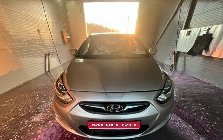 Hyundai Solaris II рестайлинг, 2013 год, 650 000 рублей, 1 фотография