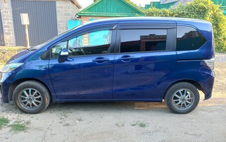 Honda Freed I, 2016 год, 1 500 000 рублей, 2 фотография