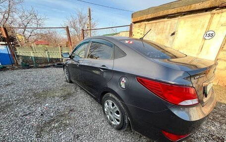 Hyundai Solaris II рестайлинг, 2015 год, 1 300 000 рублей, 2 фотография
