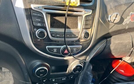 Hyundai Solaris II рестайлинг, 2015 год, 1 300 000 рублей, 7 фотография