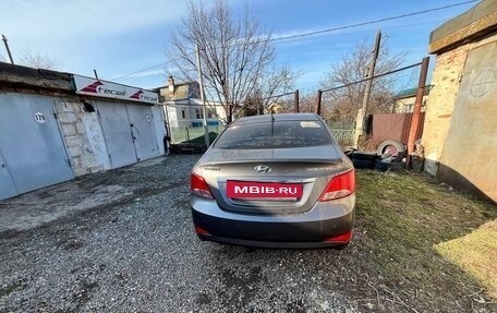 Hyundai Solaris II рестайлинг, 2015 год, 1 300 000 рублей, 3 фотография