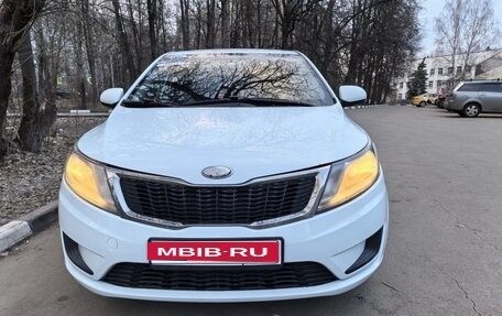 KIA Rio III рестайлинг, 2013 год, 800 000 рублей, 1 фотография