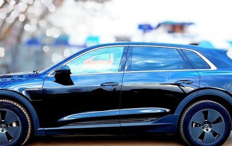 Audi e-tron I, 2021 год, 4 500 000 рублей, 2 фотография