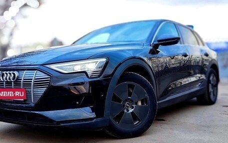 Audi e-tron I, 2021 год, 4 500 000 рублей, 9 фотография