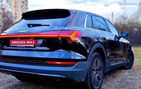Audi e-tron I, 2021 год, 4 500 000 рублей, 16 фотография