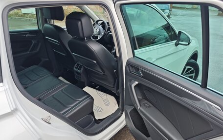 Volkswagen Tiguan II, 2018 год, 2 635 000 рублей, 14 фотография