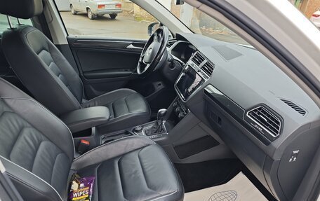 Volkswagen Tiguan II, 2018 год, 2 635 000 рублей, 15 фотография