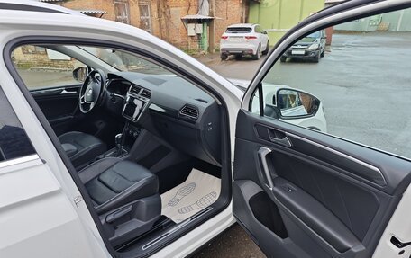 Volkswagen Tiguan II, 2018 год, 2 635 000 рублей, 16 фотография