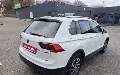 Volkswagen Tiguan II, 2018 год, 2 635 000 рублей, 7 фотография