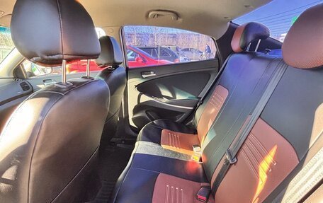 Hyundai Solaris II рестайлинг, 2015 год, 810 000 рублей, 8 фотография