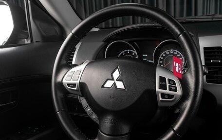 Mitsubishi Outlander III рестайлинг 3, 2012 год, 1 349 000 рублей, 13 фотография