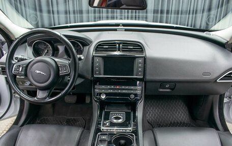 Jaguar XE I рестайлинг, 2016 год, 1 849 000 рублей, 13 фотография