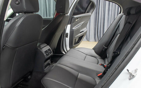 Jaguar XE I рестайлинг, 2016 год, 1 849 000 рублей, 11 фотография