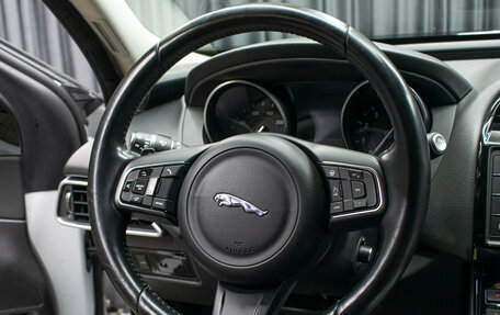 Jaguar XE I рестайлинг, 2016 год, 1 849 000 рублей, 16 фотография