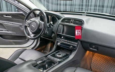 Jaguar XE I рестайлинг, 2016 год, 1 849 000 рублей, 10 фотография