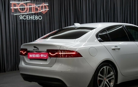 Jaguar XE I рестайлинг, 2016 год, 1 849 000 рублей, 22 фотография