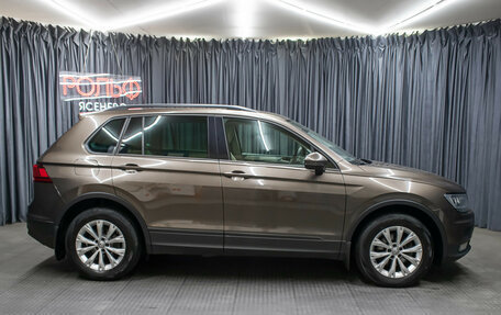 Volkswagen Tiguan II, 2019 год, 2 349 000 рублей, 4 фотография