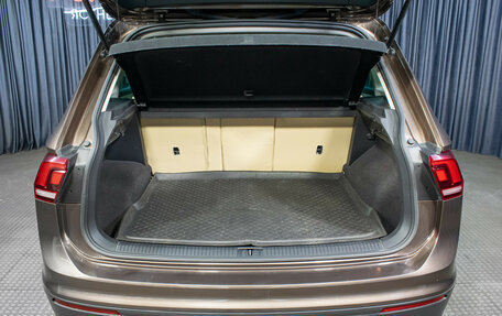 Volkswagen Tiguan II, 2019 год, 2 349 000 рублей, 10 фотография