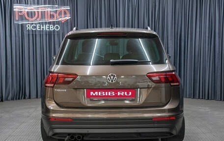 Volkswagen Tiguan II, 2019 год, 2 349 000 рублей, 6 фотография