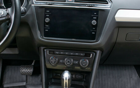 Volkswagen Tiguan II, 2019 год, 2 349 000 рублей, 15 фотография