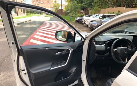 Toyota RAV4, 2022 год, 3 750 000 рублей, 14 фотография