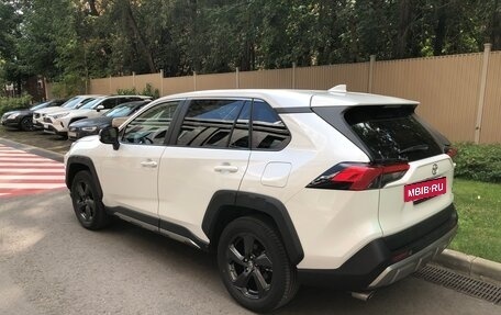 Toyota RAV4, 2022 год, 3 750 000 рублей, 9 фотография