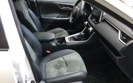 Toyota RAV4, 2022 год, 3 750 000 рублей, 27 фотография