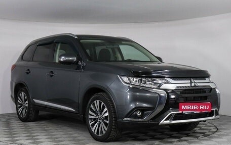 Mitsubishi Outlander III рестайлинг 3, 2018 год, 2 097 000 рублей, 3 фотография