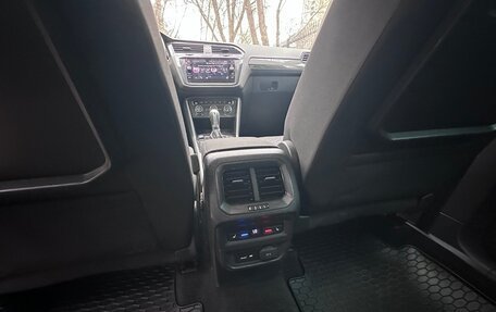 Volkswagen Tiguan II, 2018 год, 2 850 000 рублей, 13 фотография