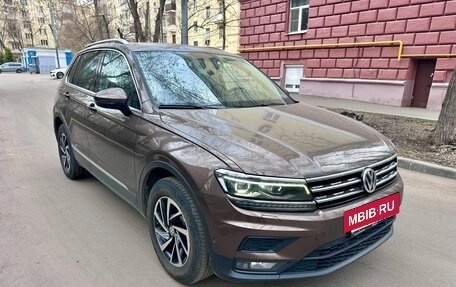 Volkswagen Tiguan II, 2018 год, 2 850 000 рублей, 2 фотография