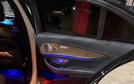 Mercedes-Benz E-Класс, 2021 год, 5 750 000 рублей, 7 фотография