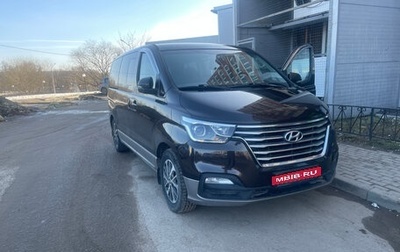 Hyundai Grand Starex Grand Starex I рестайлинг 2, 2018 год, 3 850 000 рублей, 1 фотография
