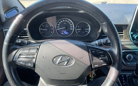 Hyundai Grand Starex Grand Starex I рестайлинг 2, 2018 год, 3 850 000 рублей, 26 фотография